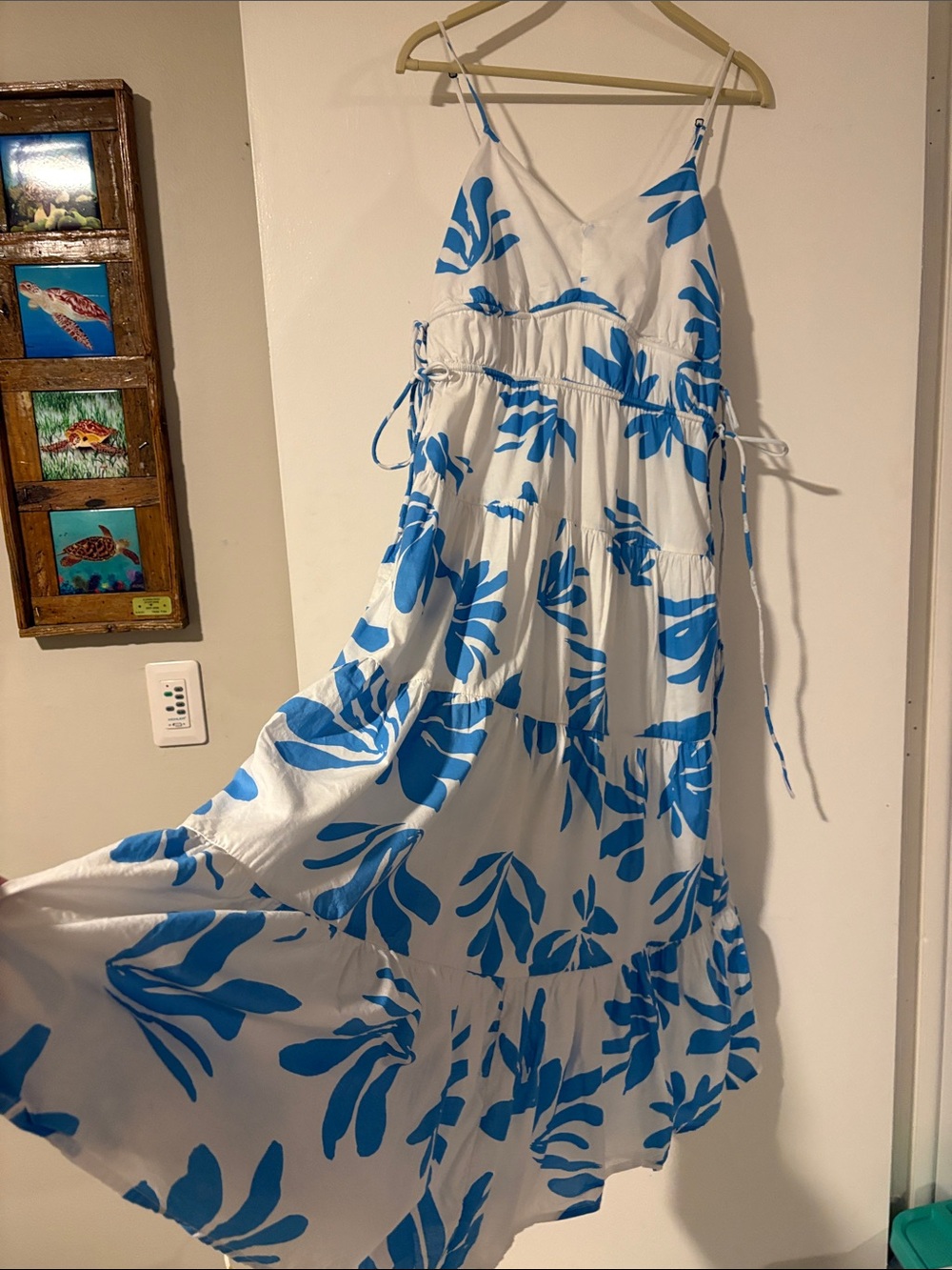 Raqeul Luxe Leafy Midi- White & Blue Floral Tie-Waist Maxi Dress- Medium - ๐
